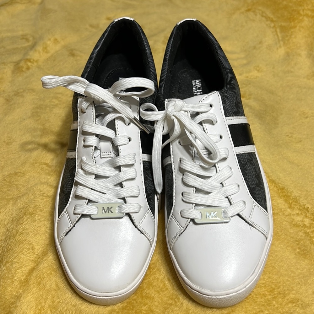 Michael Kors Signature Black Logo and White Lace Up Sneakers in size 8